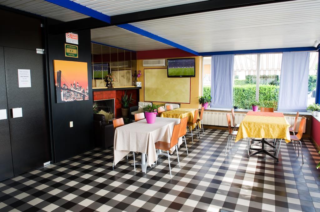 Hotel Maria Luisago Exterior photo